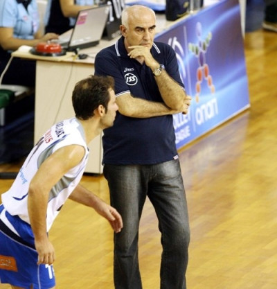 Έφυγε ο Χαριτωνίδης