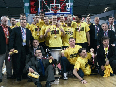 Εξι αποχωρήσεις από την Πρόκομ