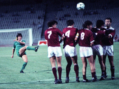 Σαραβάκος... Φραντζέσκος... Νίνης!