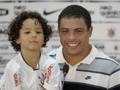 Γράμματα στο «φαινόμενο»