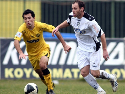 Εξοφλεί τον Μπούρμπο