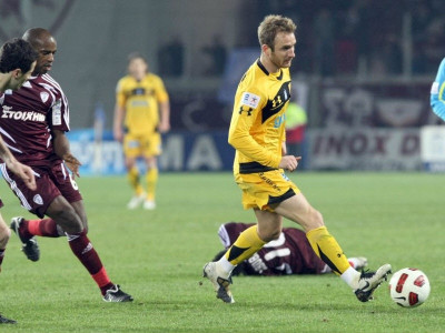 Νοκ άουτ ο Τσέζαρεκ