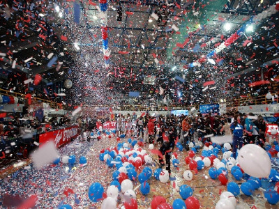 Χάρτινος... Πύργος!