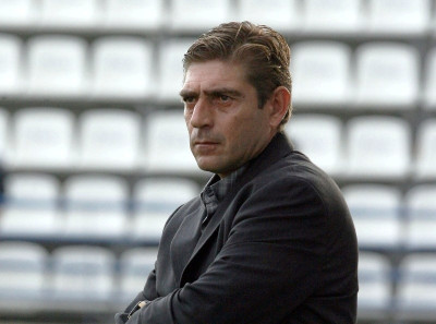 «Να αποφύγουμε τα play out»