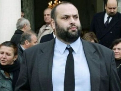 Ράγισαν οι πέτρες...