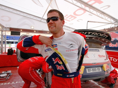 O Οζιέρ μπροστά