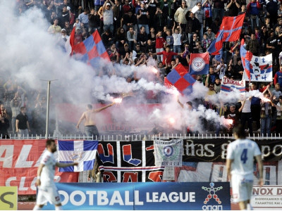 Πάντα βροντερό παρών (vd)