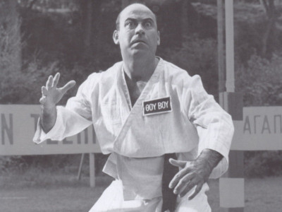 Την Ελλάδα του Θανάση, όχι αυτή