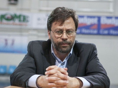 Τάκης: «Είναι μπουρδέλο...»