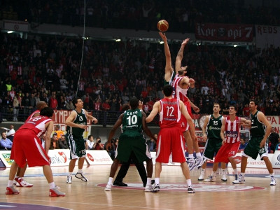 Η νικήτρια στήλη του τίτλου