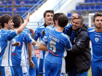 Φιλικό με Προοδευτική