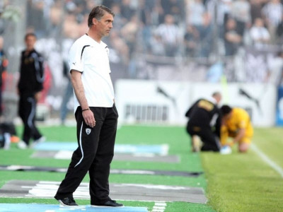 «Να είμαστε σοβαροί»