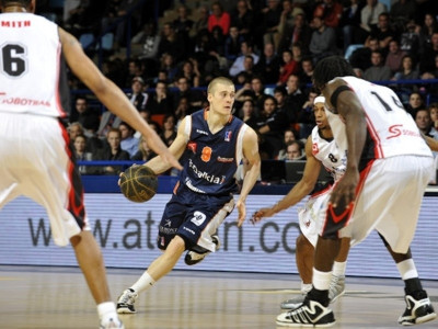 Στα ημιτελικά η Γκραβελίν