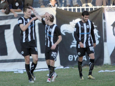 Και στην μέση οι… γάμοι