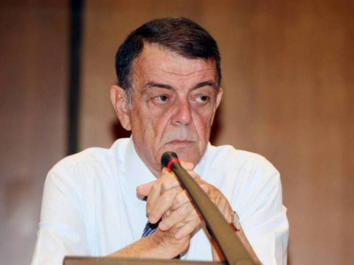 Επαφές με επιχειρηματία