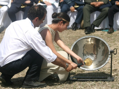 Άναψε η Φλόγα της Ελπίδας