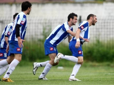 Αναμένουν στο… ακουστικό!