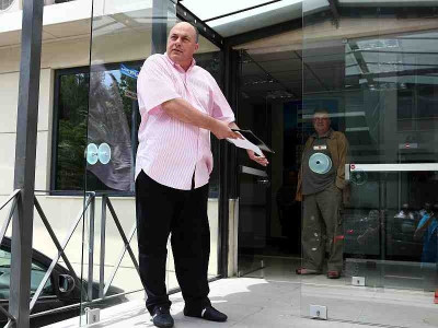 Θρήνος για τον Νικόλαο Μπέο