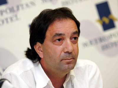 Μιλάνε με Παντελή