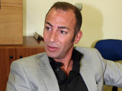 Συμφωνία με Κοσμίδη