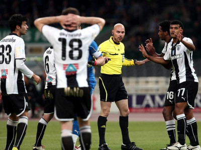 Όλο το ρόστερ στο ακουστικό