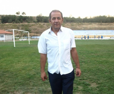 Λιάμης «ψηφίζει» Μουστάκα!