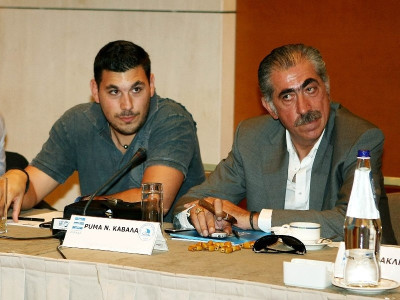 Στα άκρα για το γήπεδο