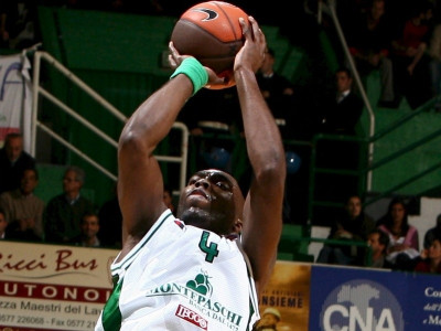 Θέλει Ντόμερκαντ η Γαλατά