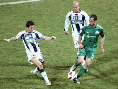 Προσφυγή από τρεις!