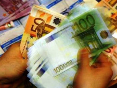 Απειλούν και δωροδοκούν Ιωαννίδη