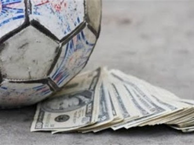 Μαζί τα φάγανε: οι (απατ)αιώνιοι και τα τσιράκια τους