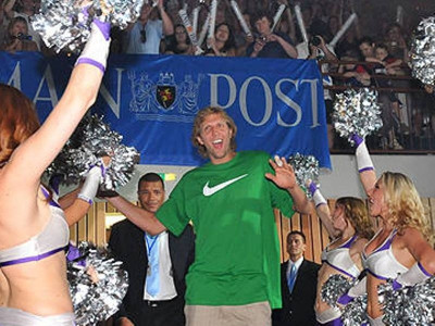 Αποθέωση για τον Ντιρκ!