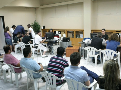 Λίγο πριν τα 13.000