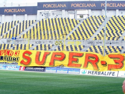 «Τα σκαμπίλια της ΟΥΕΦΑ»