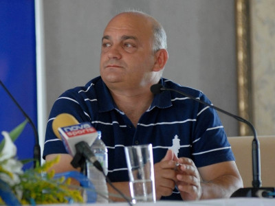 Μάκης Μπελεβώνης