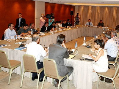 Συμβούλιο κατά το... ήμισυ