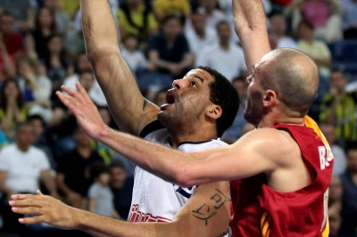 «Στημένο το Φενέρ - Γαλατά»