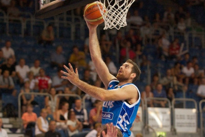 Καϊμακόγλου: «Θέλουμε τον κόσμο δίπλα μας»