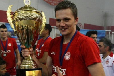 Από τον ένα, στον... άλλο νεοφώτιστο ο Σζάρεκ