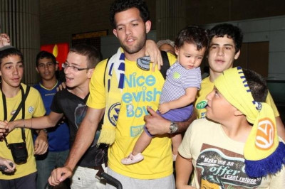 Αποθεωτική υποδοχή σε Φάρμαρ (vid)