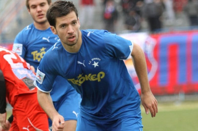 Επαφές με Μεϊντή η Κόρινθος