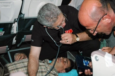 Τούρκος γιατρός έσωσε επιβάτη εν ώρα πτήσης!