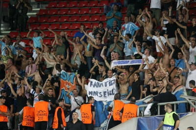 Οι «ήρεμοι» Γάλλοι και οι... βίαιοι αστυνομικοί!