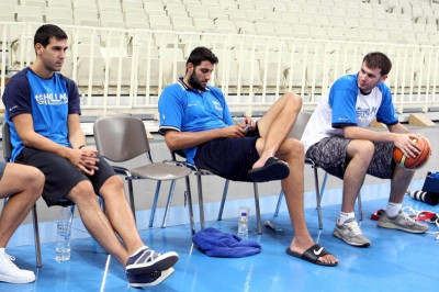 Με τους ξενιτεμένους τι γίνεται;