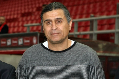 Βαμβακούλας: «Του χρόνου στον Ολυμπιακό ο Μήτρογλου»