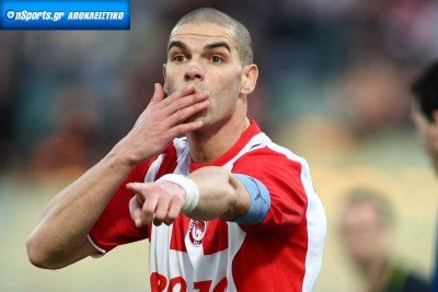 Άλβαρεζ: «Τιμή μου αν με θέλει ο Ολυμπιακός»