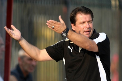 Παίρνει δεύτερη άποψη ο Καμινιώτης