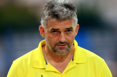 Περιμένει τα δελτία των τεσσάρων ο Τσιώλης