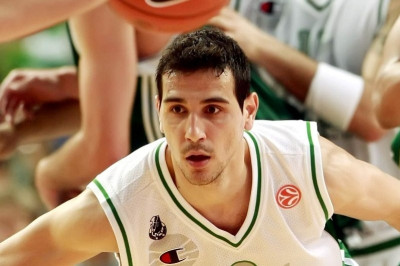 Το σήκωσε ο Ζήσης!
