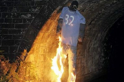 Κρέμασαν και πυρπόλησαν τον Τέβες!